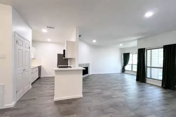 Dallas, TX 75243,9600 Royal Lane #202