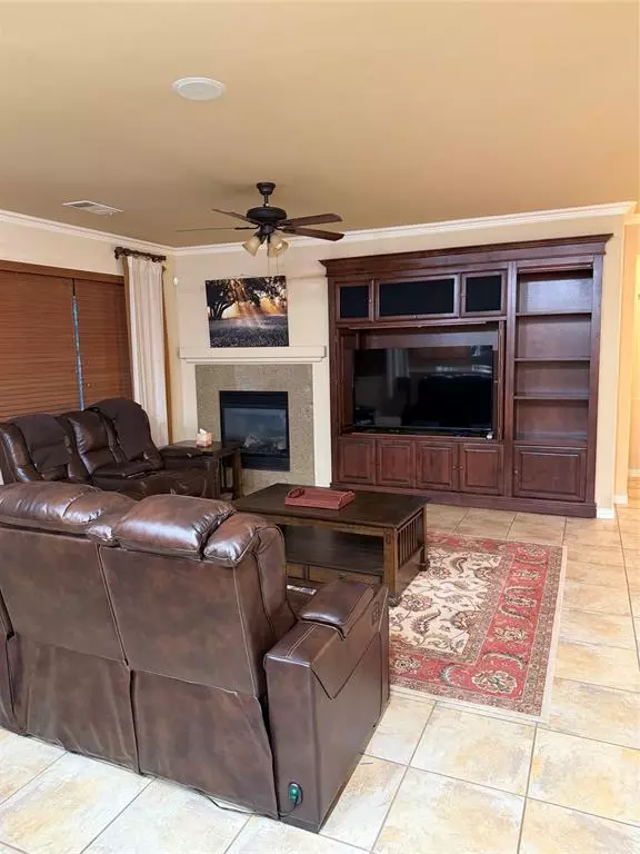 Denton, TX 76207,9116 Perimeter Street