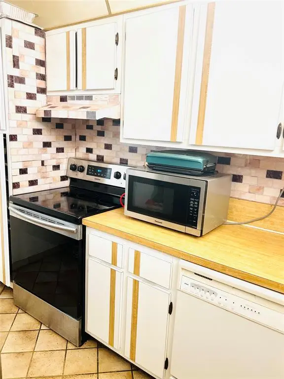 Plantation, FL 33313,7400 NW 17th St #205