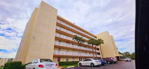 Dania Beach, FL 33004,121 SE 3rd Avenue #106