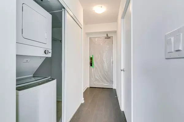 Burlington, ON L7M 2A8,3210 Dakota Common #A305