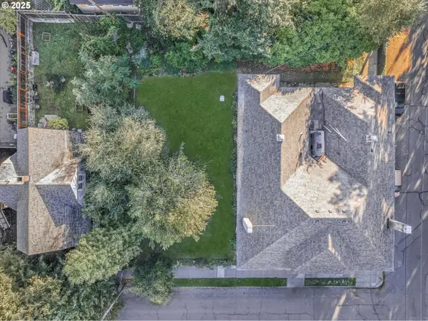 Portland, OR 97214,132 SE 18TH (North of) AVE