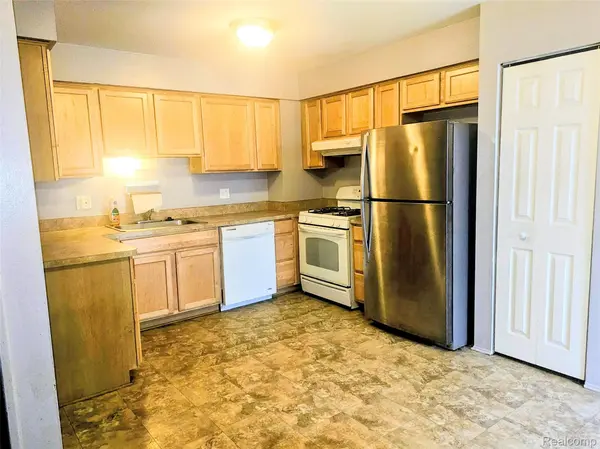 Oak Park, MI 48237,15100 W 9 Mile RD