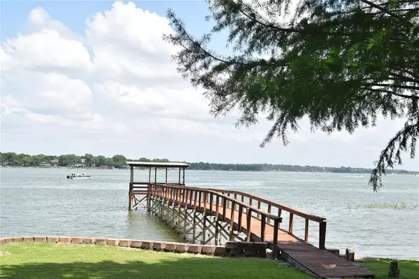 Weatherford, TX 76087,914 W Lake Drive