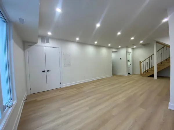 Toronto C03, ON M6E 3L2,462 Northcliffe BLVD #2