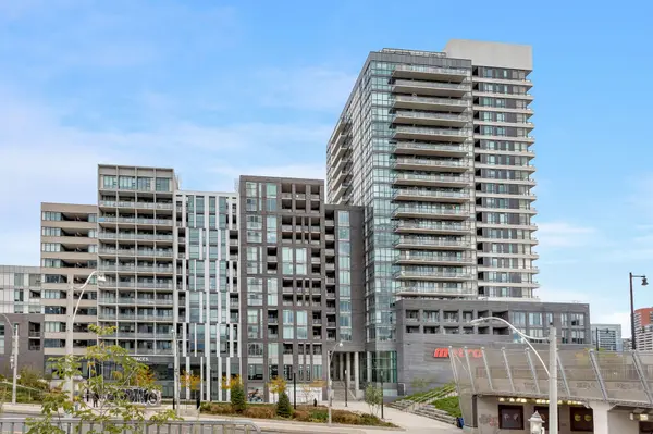 Toronto C01, ON M6J 0E5,20 Minowan Miikan LN #1804