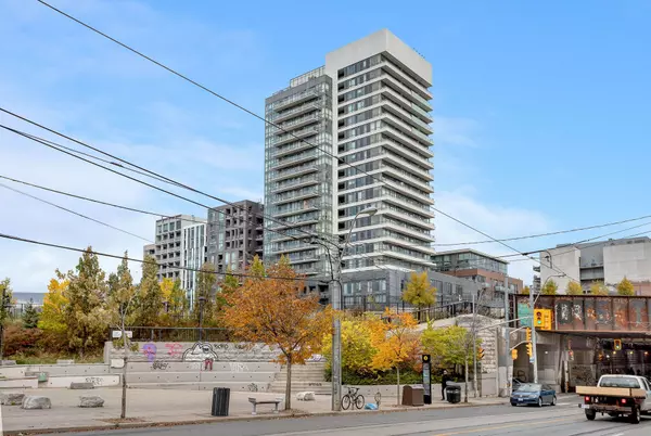 Toronto C01, ON M6J 0E5,20 Minowan Miikan LN #1804