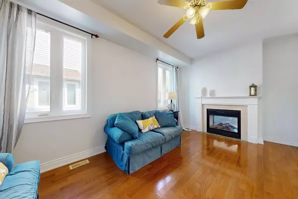 Georgina, ON L4P 3E9,1031 Lake DR N