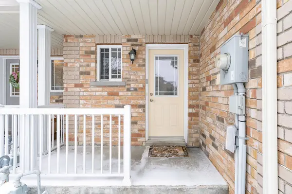 Barrie, ON L4N 9P8,37 Southwoods CRES