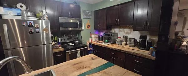 Barrie, ON L4M 5C4,63 Ferris LN #K6