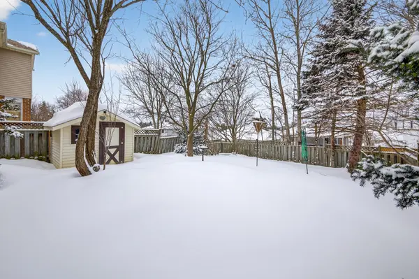 Barrie, ON L4N 6T7,52 Gosney CRES