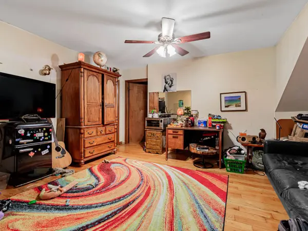 Toronto W09, ON M9P 1W6,3 Raymore DR