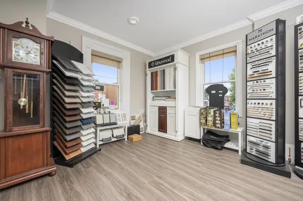 Halton Hills, ON L7J 1W1,28 Main ST N