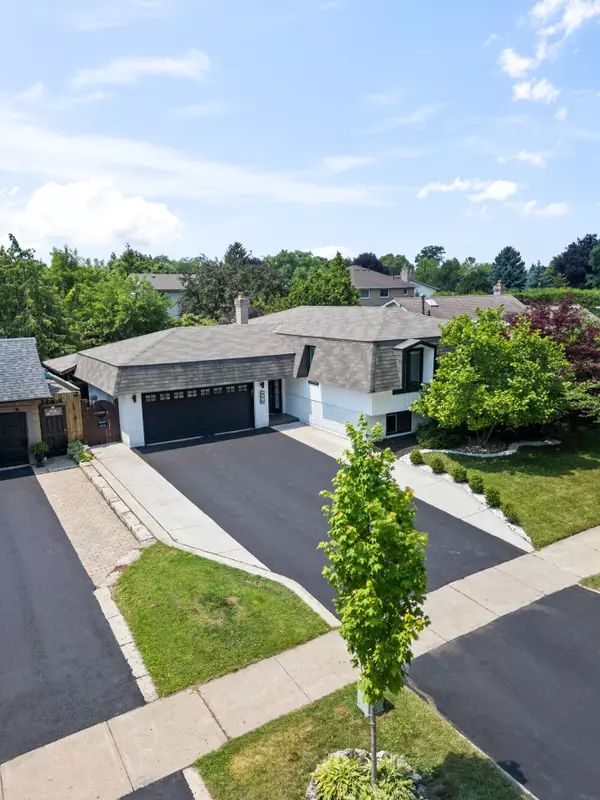 496 Seymour DR, Oakville, ON L6L 3K1