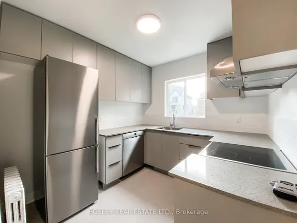 14 Wadsworth BLVD #6, Toronto W04, ON M9N 2G2