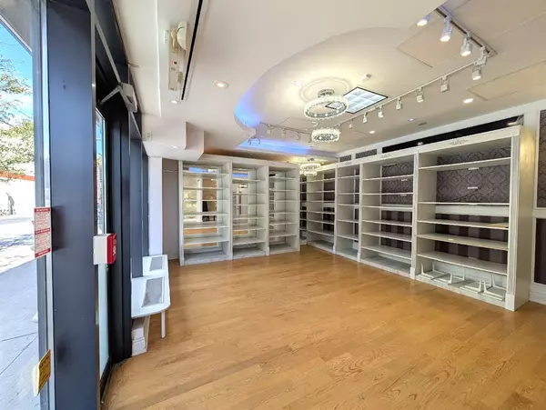 Toronto W02, ON M6P 2K9,413 Keele ST