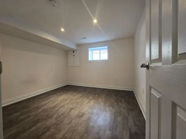 Mississauga, ON L5E 1K7,1078 Sawyer AVE