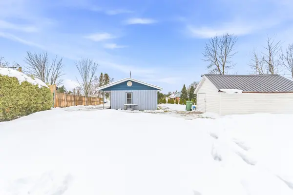 Pembroke, ON K8A 6L3,467 Boundary RD E