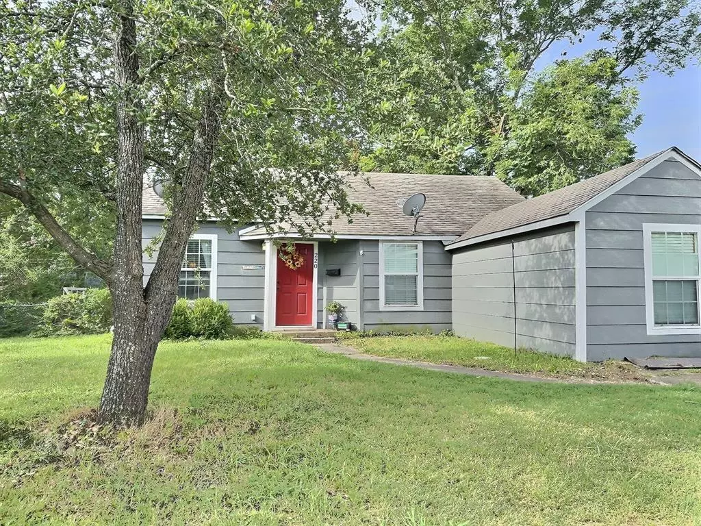 Bonham, TX 75418,220 E Evans Avenue