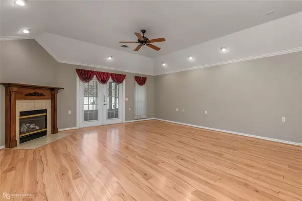 Bossier City, LA 71111,116 Willow Lake Boulevard