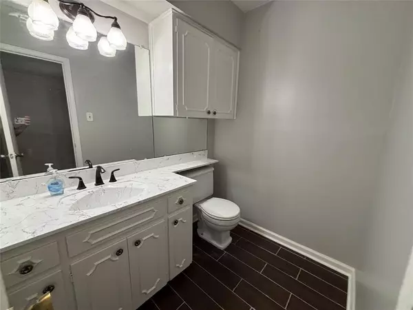 Shreveport, LA 71104,3730 Fairfield #165A