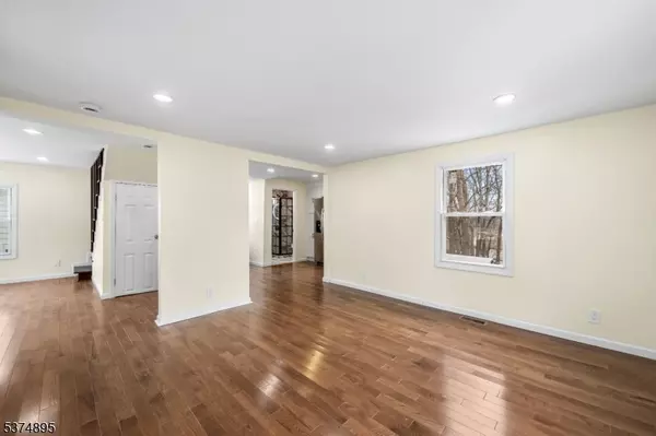 Bloomingdale Boro, NJ 07403,20 Ella St