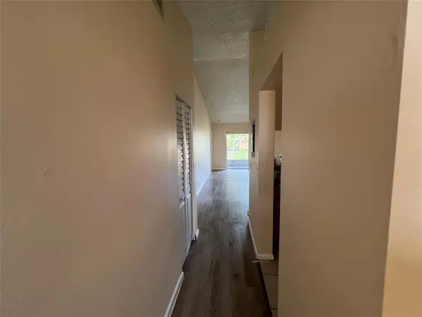 Lauderhill, FL 33313,2431 NW 56th Ave #201