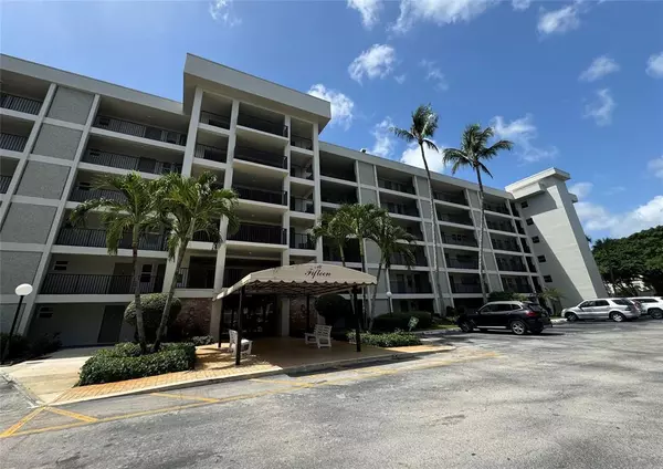 Pompano Beach, FL 33069,2600 S Course Dr #108