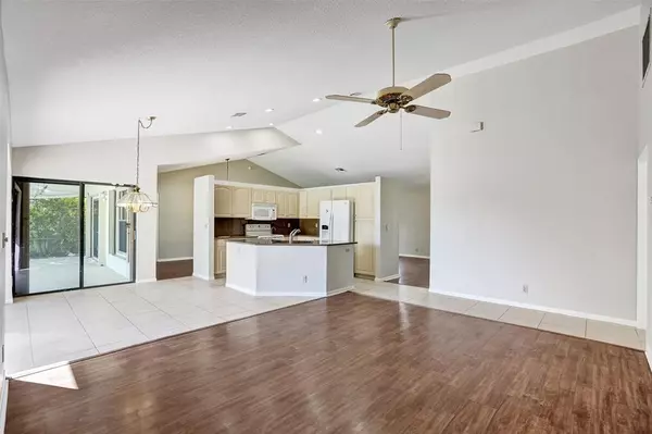 Boynton Beach, FL 33437,9215 Sun Pointe Dr