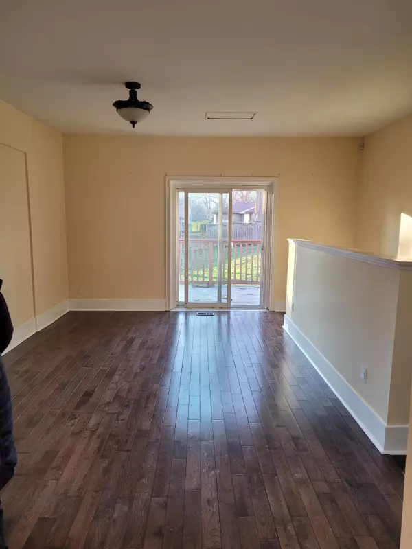 Barrie, ON L4M 1Y9,76 Penatang ST