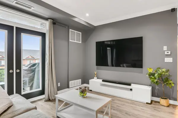 Toronto W07, ON M8Y 4H7,245 Dalesford RD #303