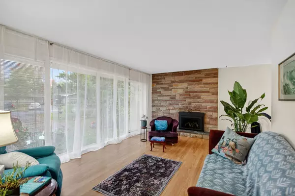 Bells Corners And South To Fallowfield, ON K2H 6J1,46 Quinpool CRES