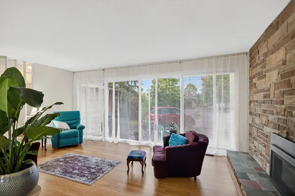 Bells Corners And South To Fallowfield, ON K2H 6J1,46 Quinpool CRES