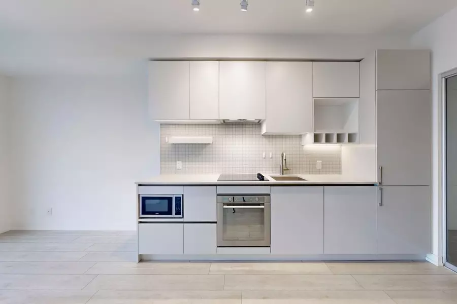 950 Portage Pkwy #4008, Vaughan, ON L4K 0J7