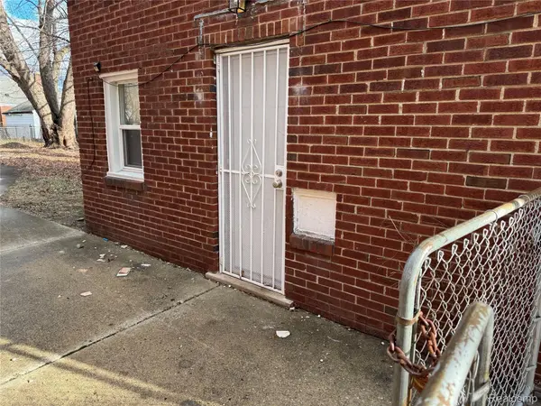 Detroit, MI 48205,13693 Edmore DR