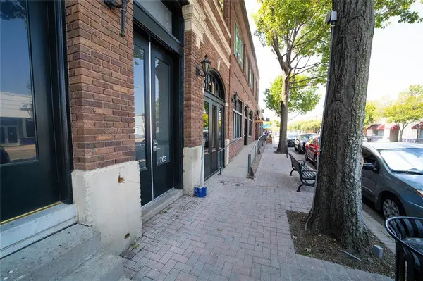 Fort Worth, TX 76104,725 W Magnolia Avenue #205