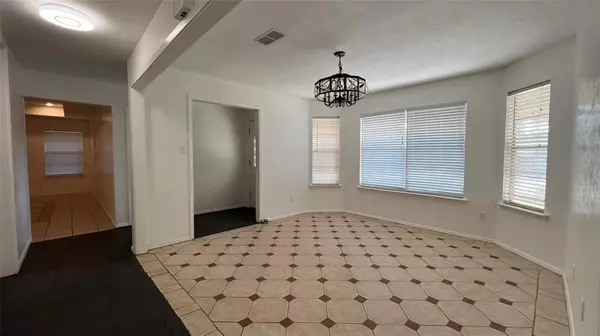 Arlington, TX 76015,1915 Longmeadow Drive