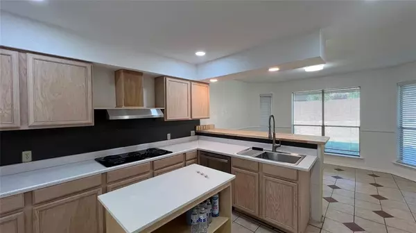 Arlington, TX 76015,1915 Longmeadow Drive