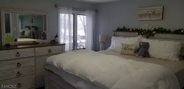 Vernon Twp., NJ 07462,6 Village Way