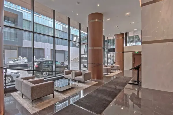 Toronto C01, ON M5V 0N1,17 Bathurst ST #1001