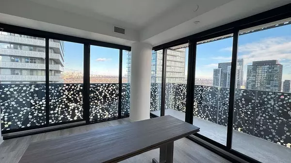 Toronto C08, ON M4Y 0J1,55 Charles ST E #3712