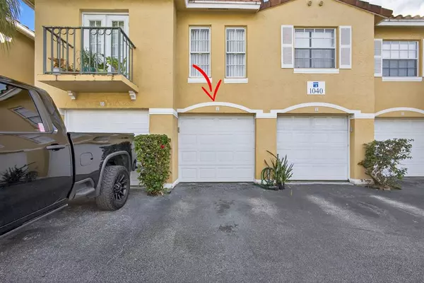 Lake Park, FL 33403,1040 Lake Shore Dr #203