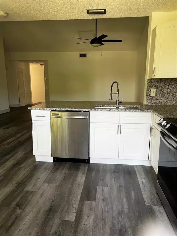 Boca Raton, FL 33433,6596 Via Regina #6596