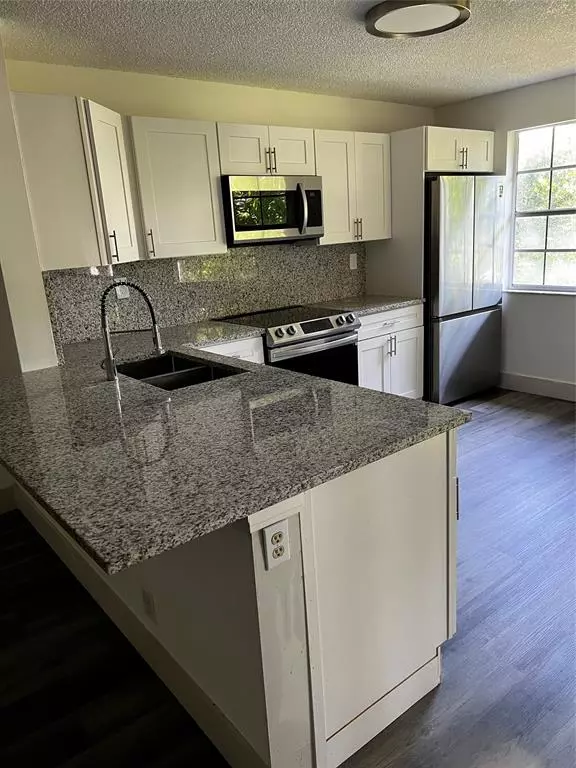 Boca Raton, FL 33433,6596 Via Regina #6596