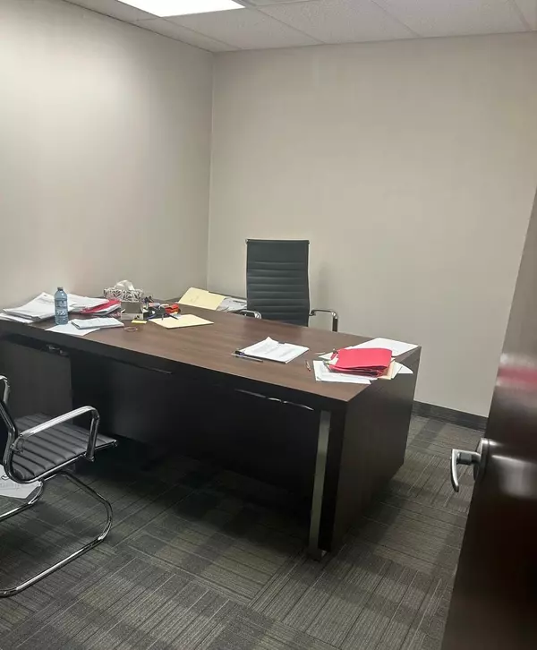 Mississauga, ON L4W 1C9,5100 Dixie RD