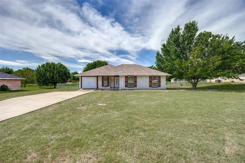 Leonard, TX 75452,505 W Thomas Street