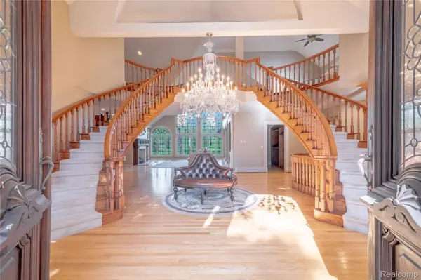 6279 CANTER CREEK CT, Grand Blanc Twp, MI 48439