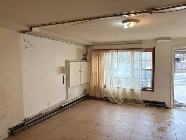 Brooklyn, NY 11208,356 Logan ST