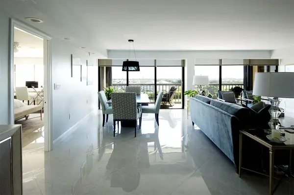 West Palm Beach, FL 33401,2450 Presidential Way #1006