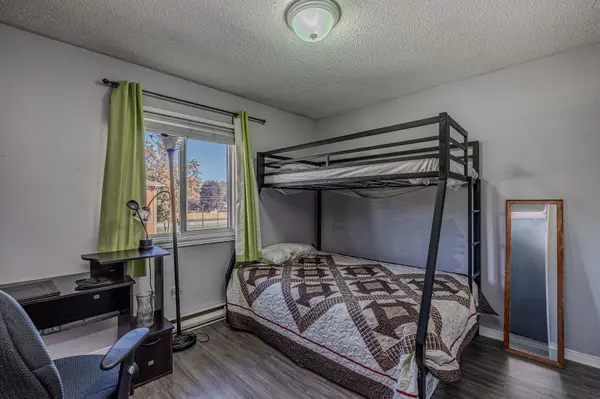 Barrie, ON L4N 1L9,167 Edgehill DR #E9